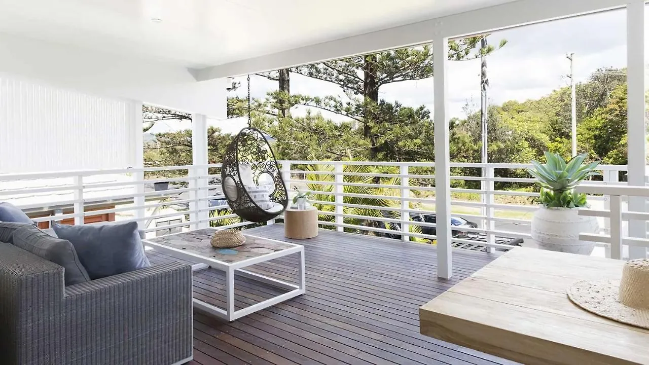 Holiday home Sandpiper Beach House Byron Bay